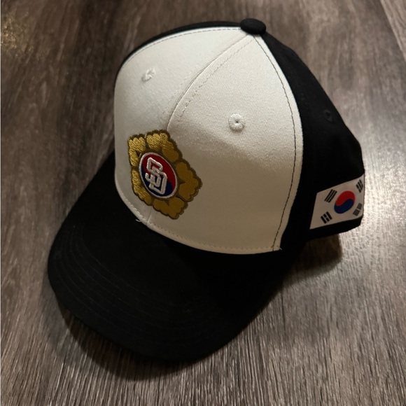 Padres 2023 Korean Heritage San Diego Padres Cap - Picture 2 of 4